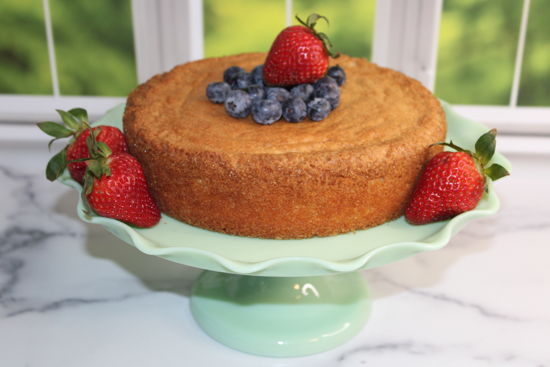 Versatile Almond Cake: A Charming Gluten-Free Dessert